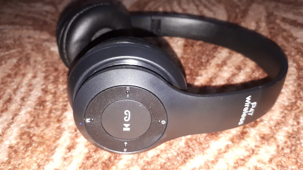 هدفون بلوتوثی مدل P47 EDR بدون قابلیت نویز کنسلینگ، درگاه USB Type-C، دارای شیار کارت حافظه، مقاومت در برابر رطوبت و عرق کد B19827